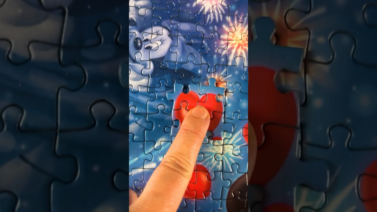 Mickey and Minnie panorama puzzle 