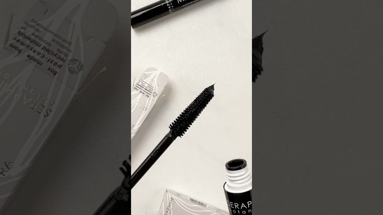Elongate lashes effortlessly with our no-clump, full-fan mascara! 🌟 