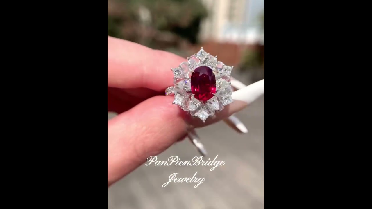 2.4ct Pigeon blood ruby ring from Mozambique💓