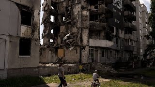 Ουκρανία: Δύο χρόνια μετά την ρωσική εισβολή, οι Ουκρανοί πιστεύουν στην νίκη και την ανοικοδόμηση