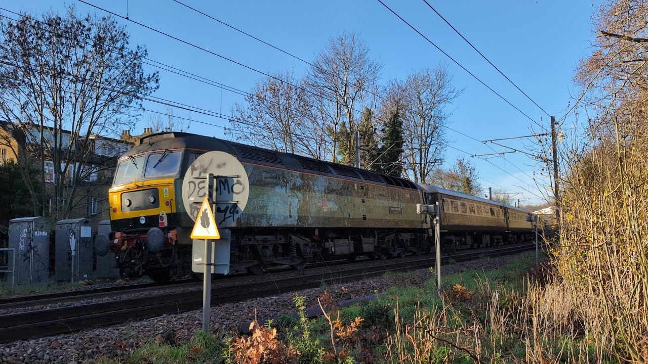 Class 47 D1524 & D1935 Gospel Oak Jn on 1Z46 0505 Hull to Bath in the winter sun 