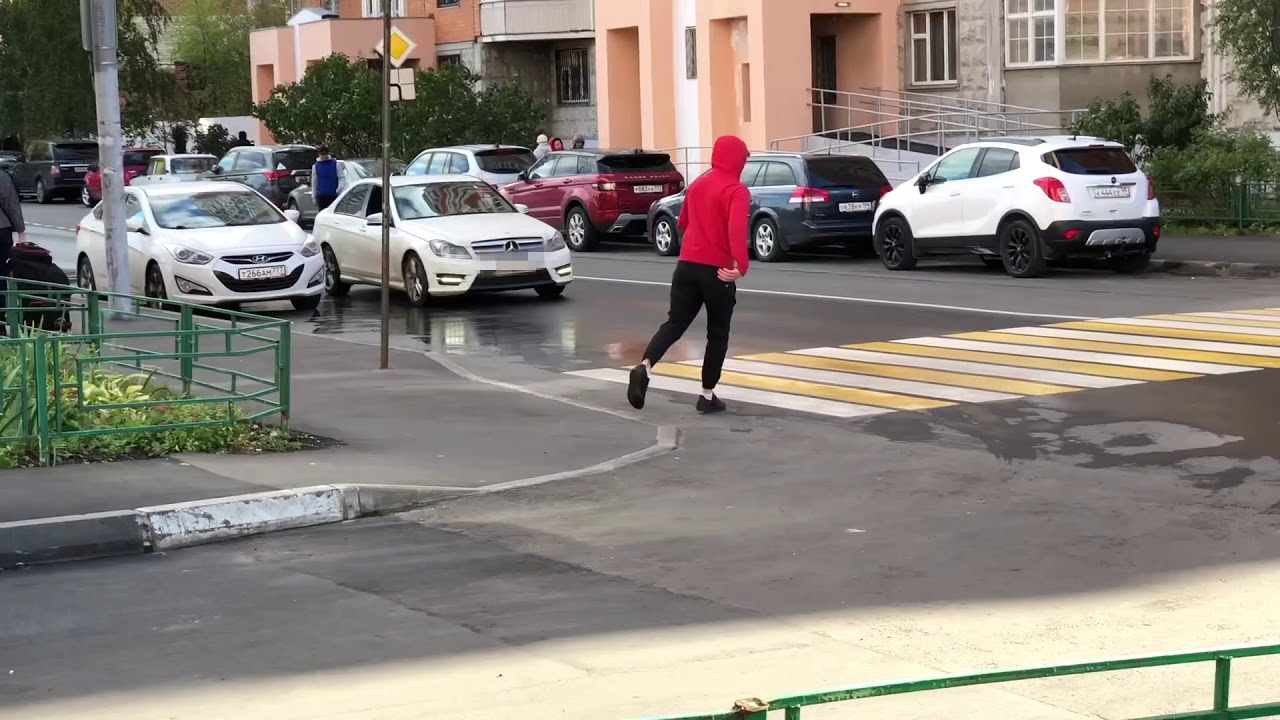 Далеко на машине