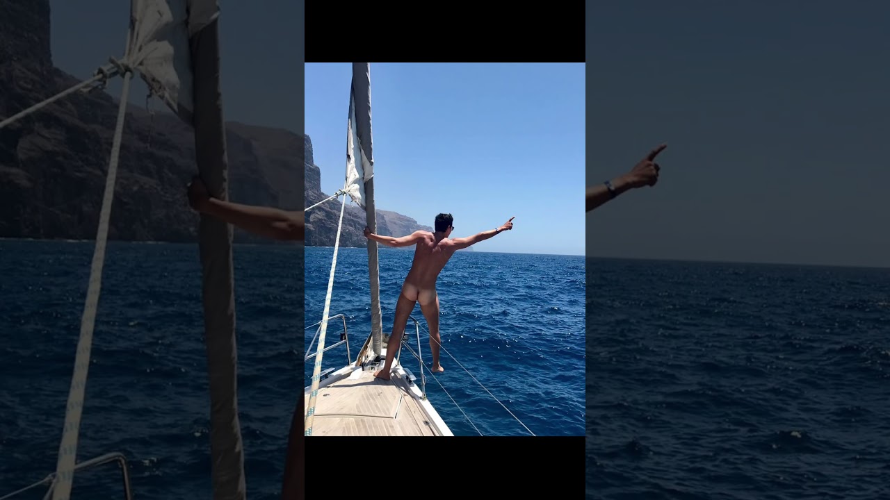 ⁣¡Y a quien le importa a quien tu ames!Algo imprescindible en nuestro barco es la TOLERANCIA #love