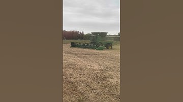 The last of the soybeans for 2025! #harvest #johndeere