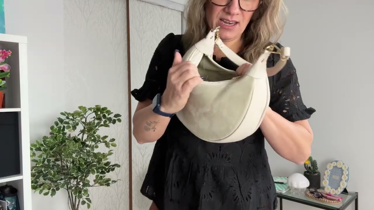 Итальянская сумка через плечо из натуральной замши. | Сумка-седло Crescent. Стоит ли она своих де...