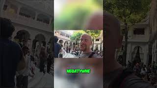 Mistycy wierzą w Krysznę: Odkryj ich codzienne rytuały! #shorts