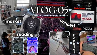 vlog 05 // market weekend, bad omens concert, a 5 star read, and a new crochet project