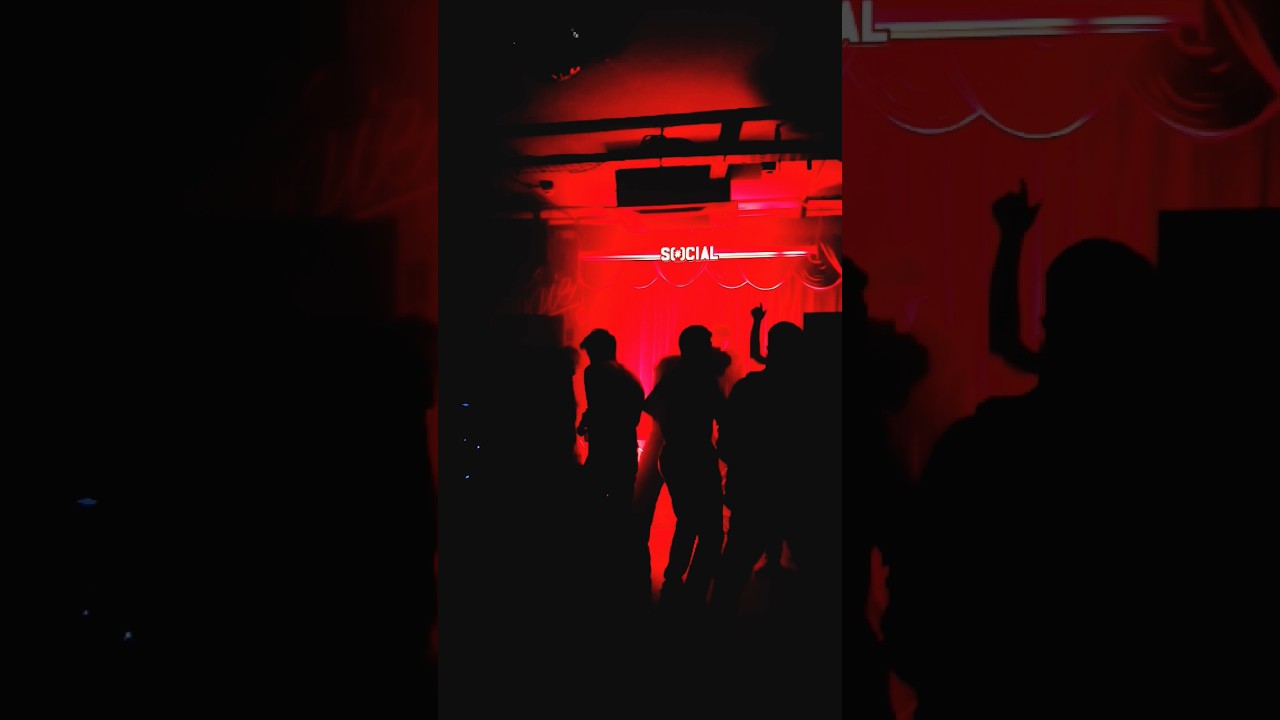 Abhi toh Party Shuru hui hai 😍 