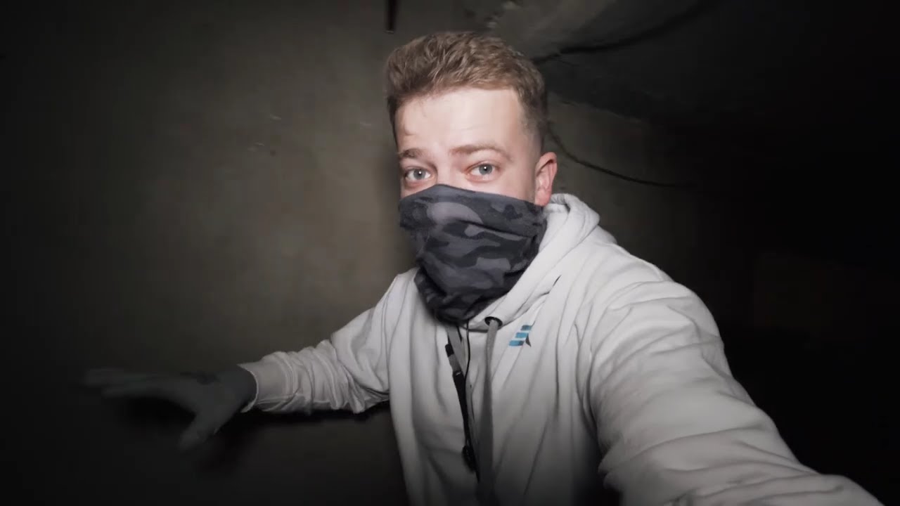 Am descoperit un salon de coafură părăsit, blocat în altă epocă!