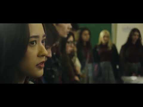 A Menina que Morava no Colégio
