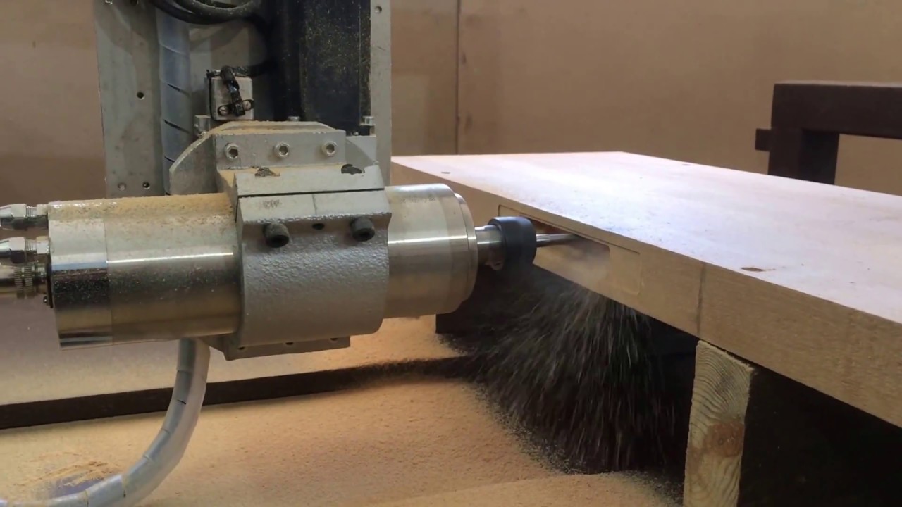 Врезка замка на станке с поворотом шпинделя. ЧПУ для дверного полотна ...