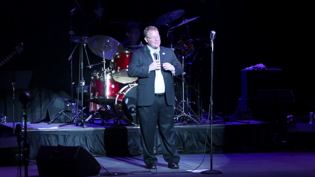 Tupelo Mayor Jason Shelton Speaks to the crowd at the 2019 Tupelo Elvis Festival