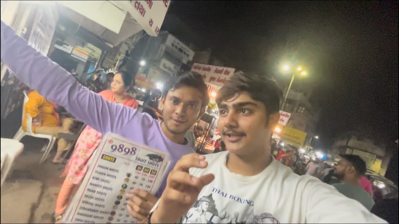 Manek Chowk Me Maze😆 ️ - YouTube