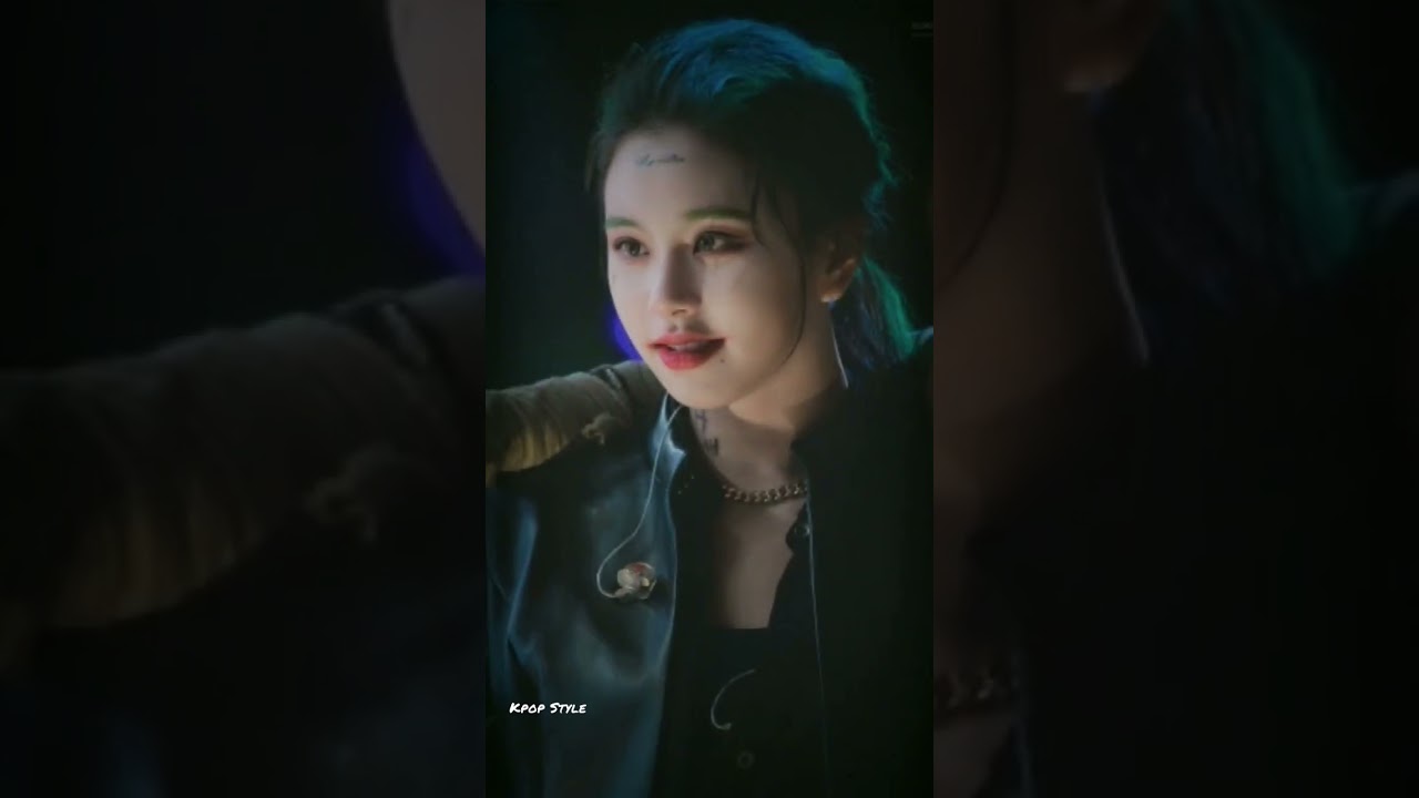 other kpop idol Halloween look vs dahyun Halloween look