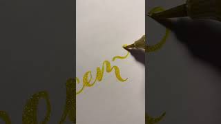 Laat je letters sprankelen met de Pentel Dual Metallic Brush! #glitters #handlettering