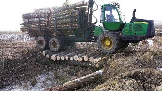 Logging with John Deere 1110E