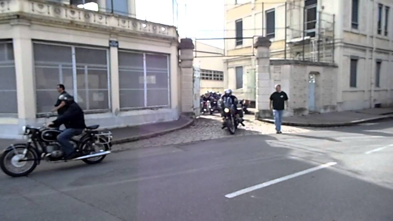 SAM 1274..rassemblement terrot de dijon sortie de l usine en 2014