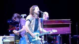 Full 9.) Ed talks / I Got ID (Pearl Jam, London 2009) Update