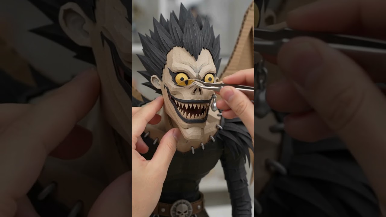 Ryuk came to life from paper. 👹📖#DeathNote #Ryuk #Anime #miniatureworld