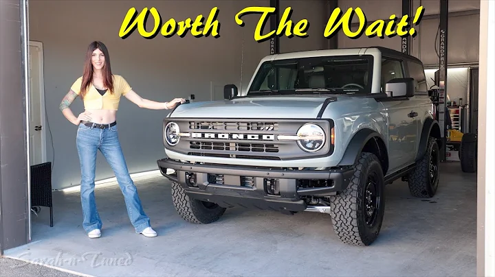 It FINALLY Arrived! // My New 2021 Ford Bronco Bla...