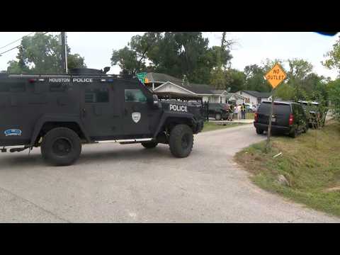 Lt. Chris Kelley with HPD gives update after suspect in stanoff manages to get away
