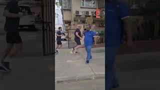 Ο Μακρόν βγήκε για πρωινό τζόκινγκ στη Βομβάη με τους σωματοφύλακές του