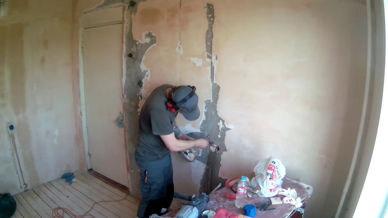 Записки электрика. Монтаж подрозетников в бетонной стене - YouTube