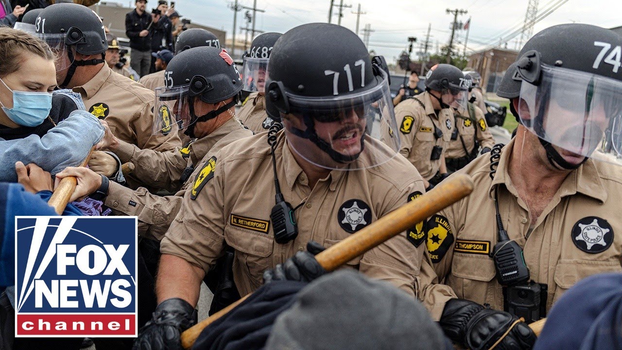 SEE IT: Chaos devolves in Chicago amid anti-ICE protests