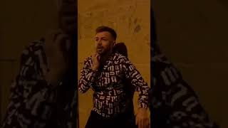 Burdan Bir Adam Geçti Mi