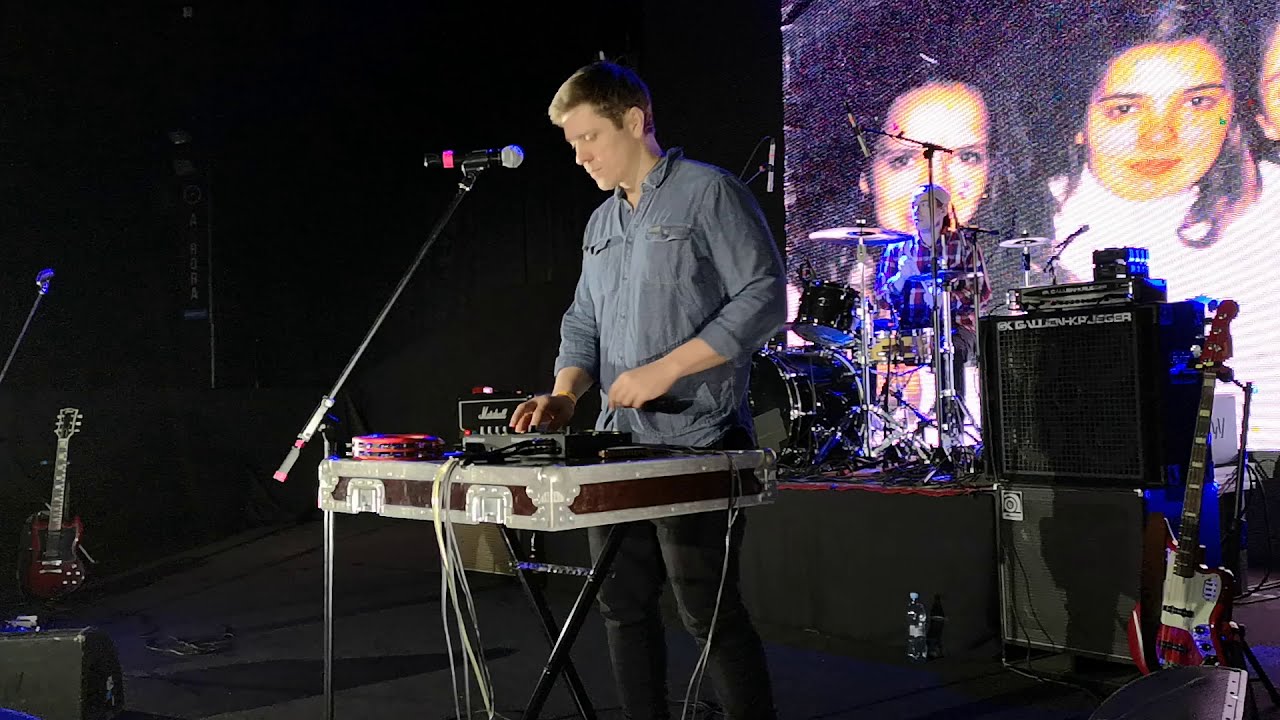 Кирпичи - Сила Ума (Аврора, 01.01.2019) - YouTube