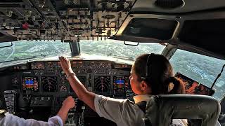 Airplane Landing Girl Pilot Landing In Turbulence Cockpit View Airline Pilot Life