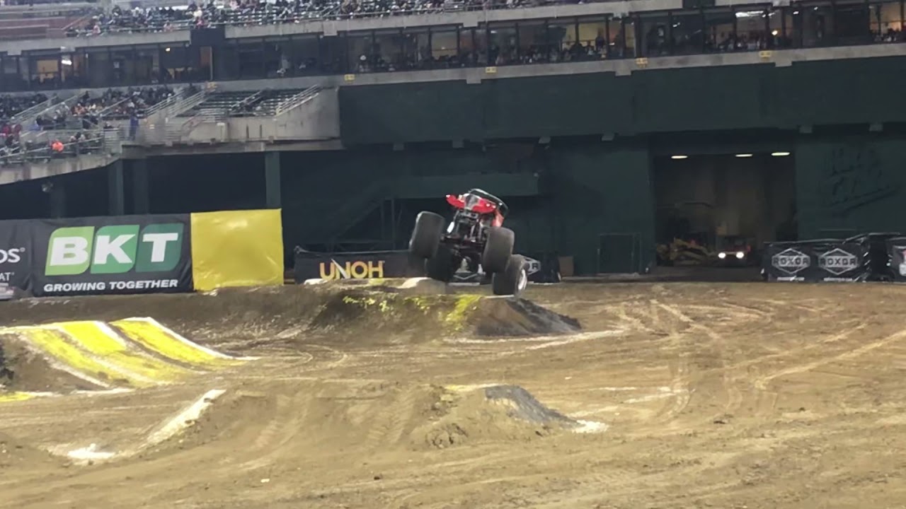 Monster jam Oakland 2022 axe freestyle