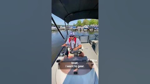 Boat Docking How-To with Bridge Marina: Pulling Your Boat Out of the Slip #boat #boating #howto