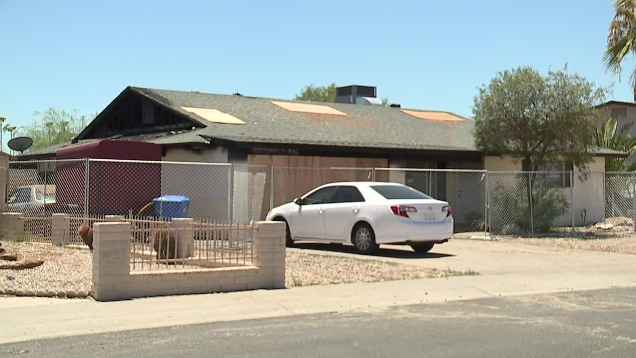Neighbor recalls moments during Tuesday house fire that killed a man ...