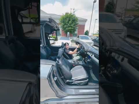 How to put the convertible up/down on a 2020 Ford Mustang