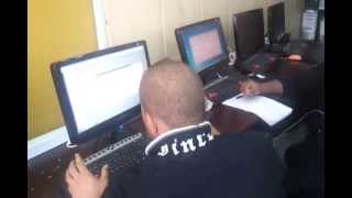 عدى يقوم بتطبيق الدرس screenshot 4