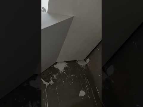 دروج بالنيو جنب الحيط وليسبوت في الوسط اكسبلور   