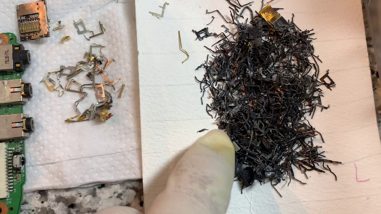 ابتكار Baes واحتراق الوصلات المطلية بالذهب بالخل وملح الليمون فقط