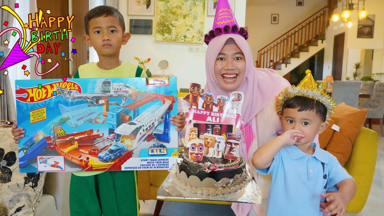 SELAMAT ULANG TAHUN ALI YANG KE 8 🥳 AZAM BELI KUE DAN KADO HOTWHEELS