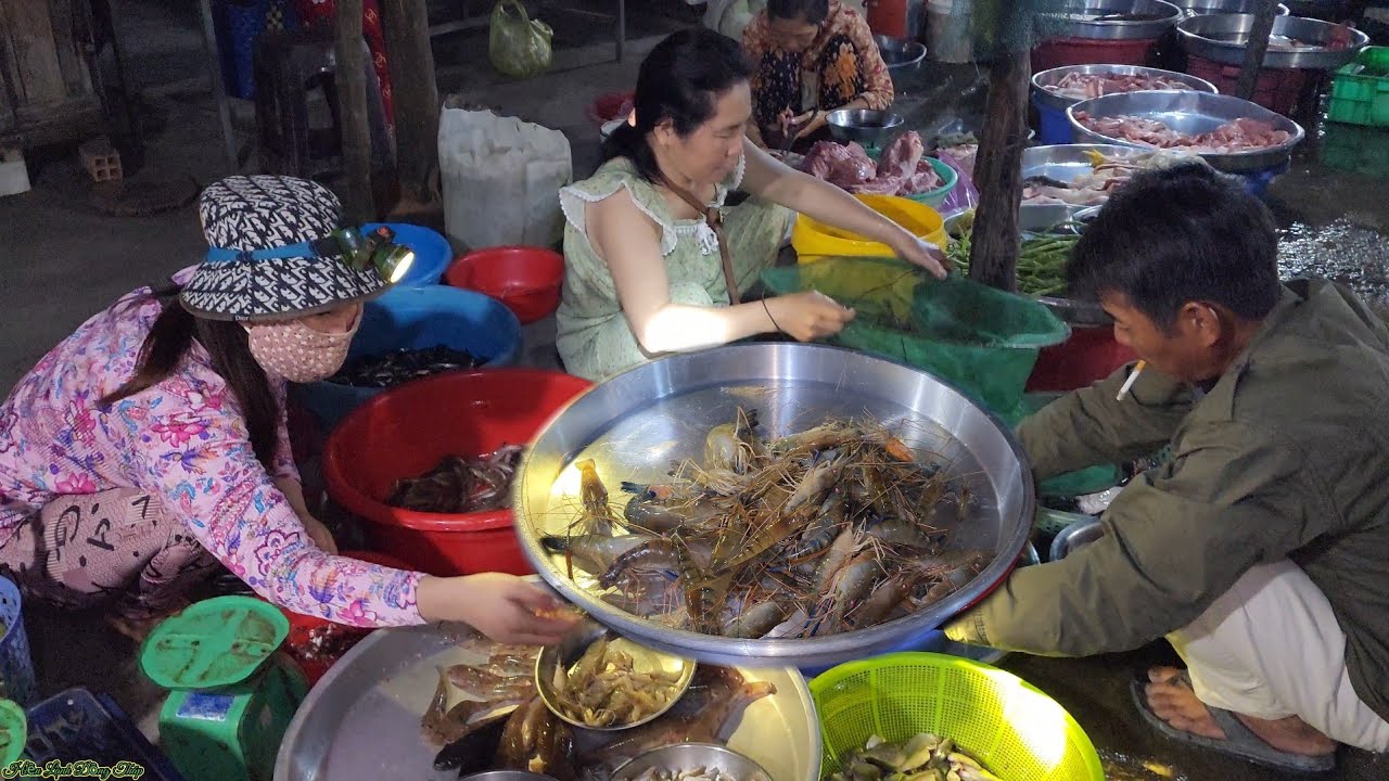 TRÚNG ĐẠM CÁ TÔM Gia Đình Cùng Nhau Hợp Sức Bán Từ Tới Chiều | HLDT 984