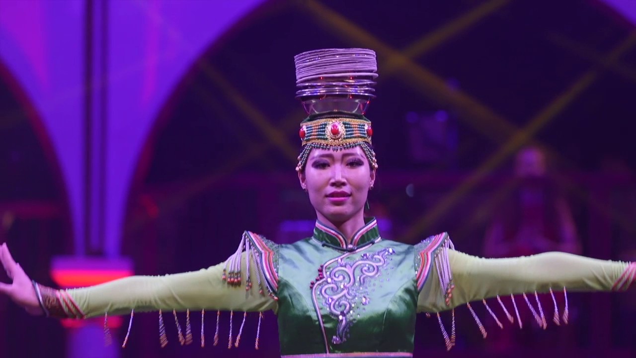 Troupe Hohhot Unicycles with bowls (China) YouTube