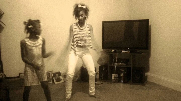 Lakita Nels n her lil sis Stick it n roll it! Lol