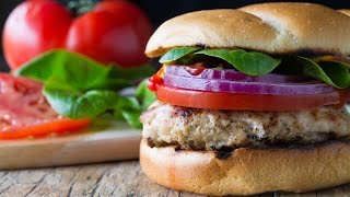 Making a juicy turkey burger is easy. it just takes few secrets to get
the perfect grilled burger. __________⬇️⬇️⬇️⬇️ click
for recipe ⬇️⬇️⬇️...