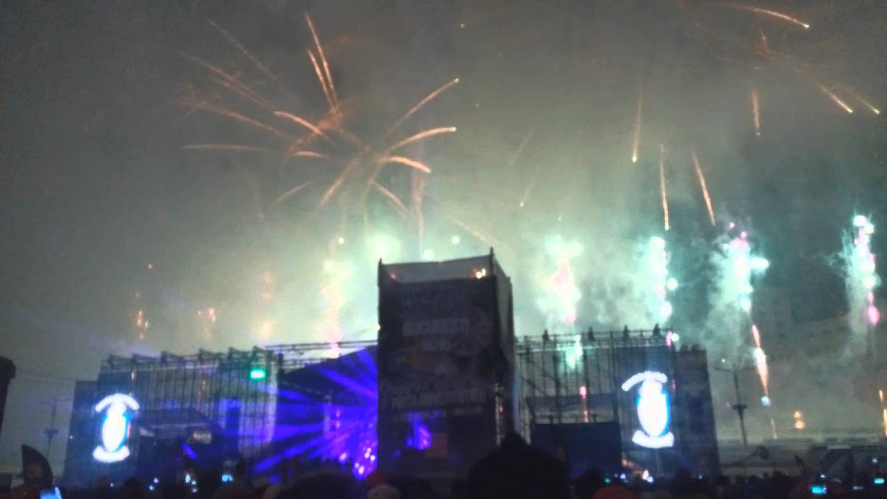 Revelion 2015 Artificii Bucuresti Piata Constitutiei YouTube