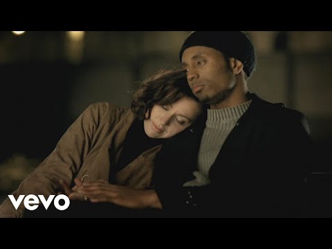 Tina Arena — Tina Arena - Je te retrouve un peu (Official Music Video)