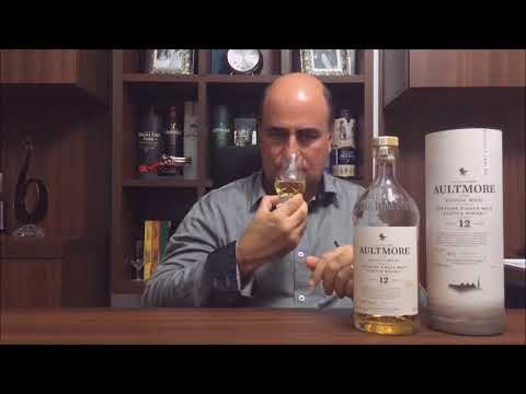 Bebendo Whisky