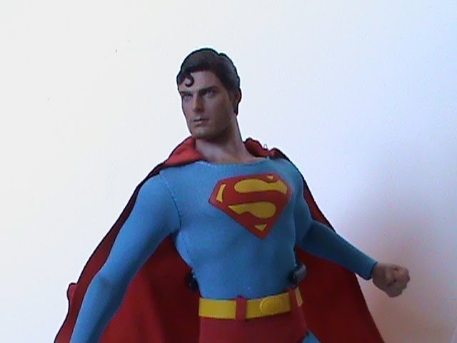 Review and photos of Superman Christopher Reeve sixth scale figure by Hot  Toys