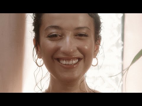 Melike Şahin - Öpmem Lâzım (Official Music Video)