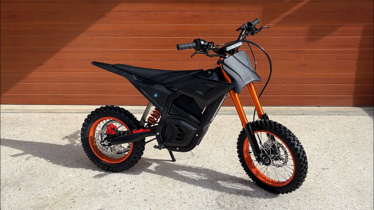 MY NEW BIKE! (Valtinsu em-5 unboxing) 