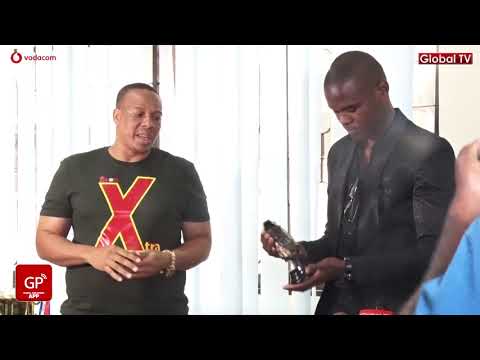 TAZAMA MBWANA SAMATTA Alivyotunukiwa TUZO Ya Heshima Na GLOBAL GROUP 